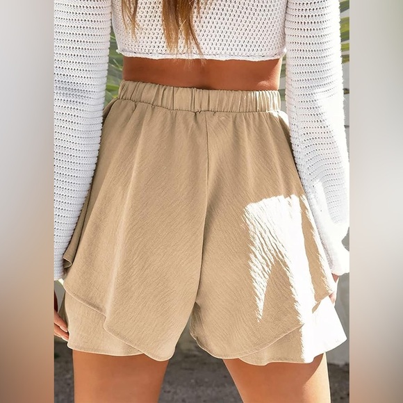 NWOT Women’s Size Large High Waist Tan Ruffled Shorts - Picture 2 of 12